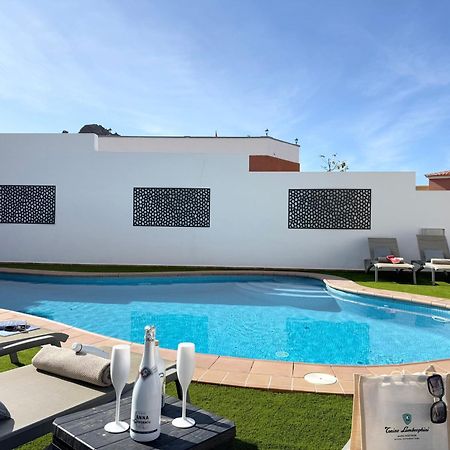 Villa Amorio A Spacious Modern Getaway With A Private Heated Pool & Sea Views Costa Adeje  Ngoại thất bức ảnh
