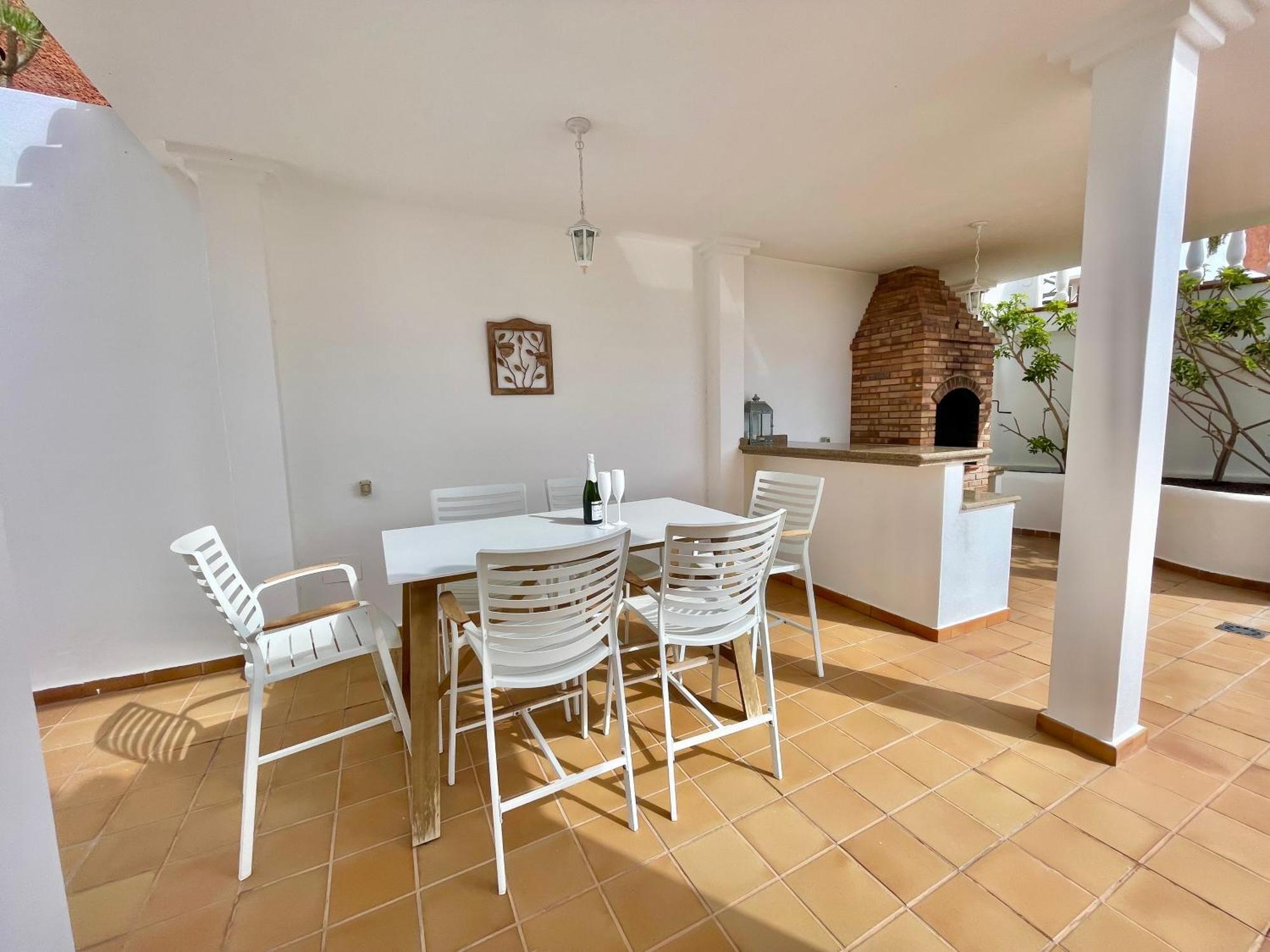 Villa Amorio A Spacious Modern Getaway With A Private Heated Pool & Sea Views Costa Adeje  Ngoại thất bức ảnh