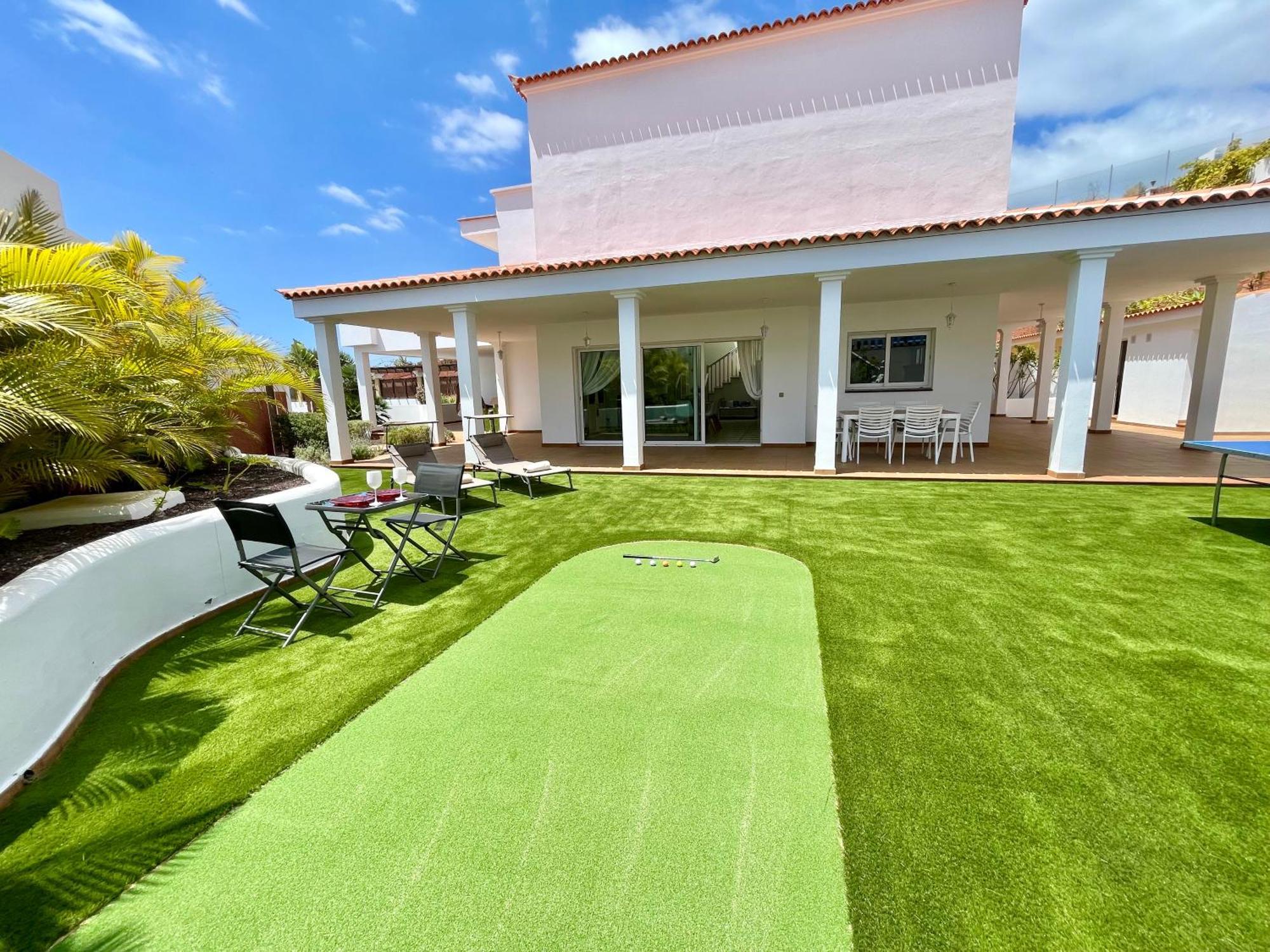Villa Amorio A Spacious Modern Getaway With A Private Heated Pool & Sea Views Costa Adeje  Ngoại thất bức ảnh