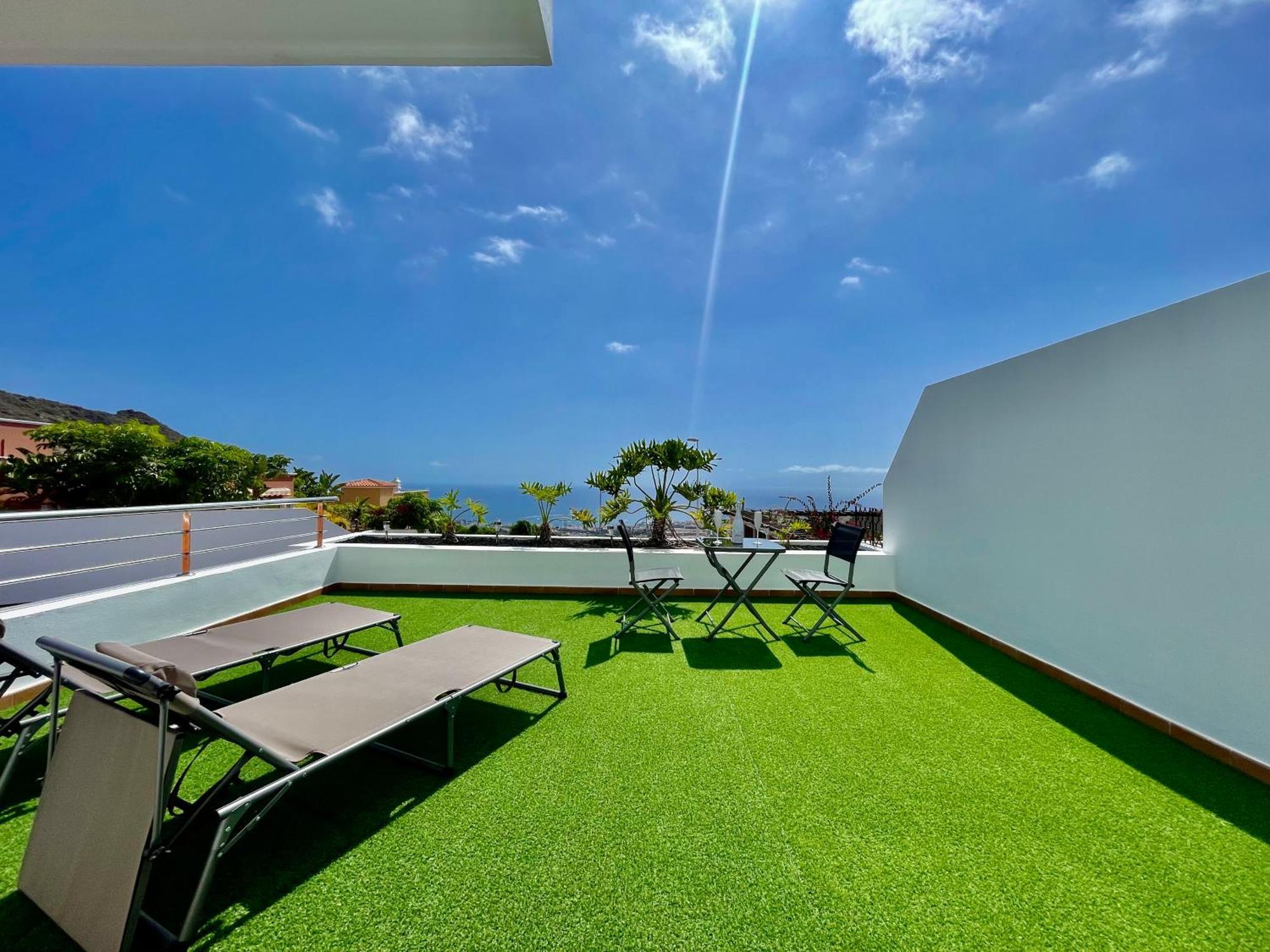 Villa Amorio A Spacious Modern Getaway With A Private Heated Pool & Sea Views Costa Adeje  Ngoại thất bức ảnh