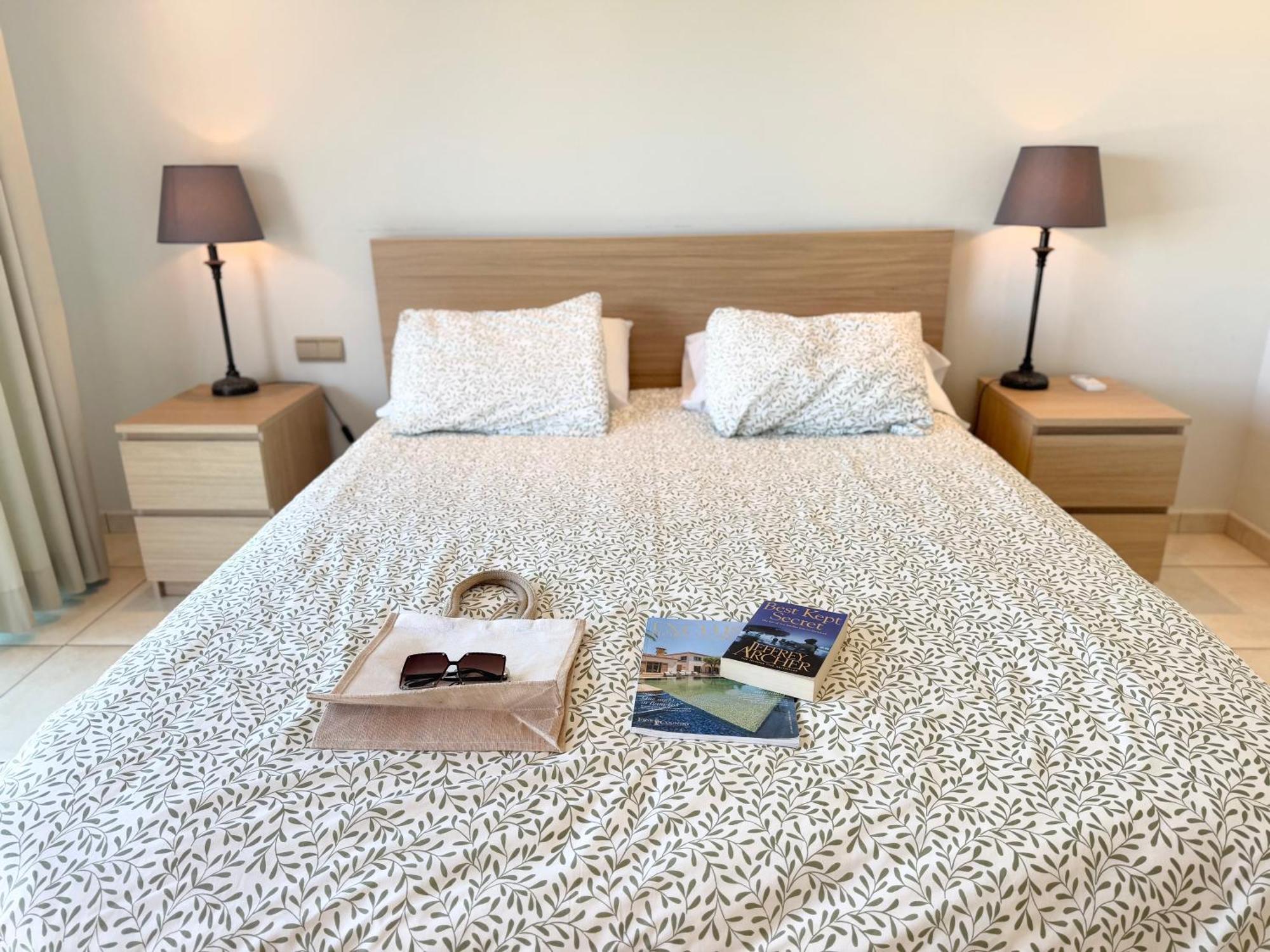 Villa Amorio A Spacious Modern Getaway With A Private Heated Pool & Sea Views Costa Adeje  Ngoại thất bức ảnh