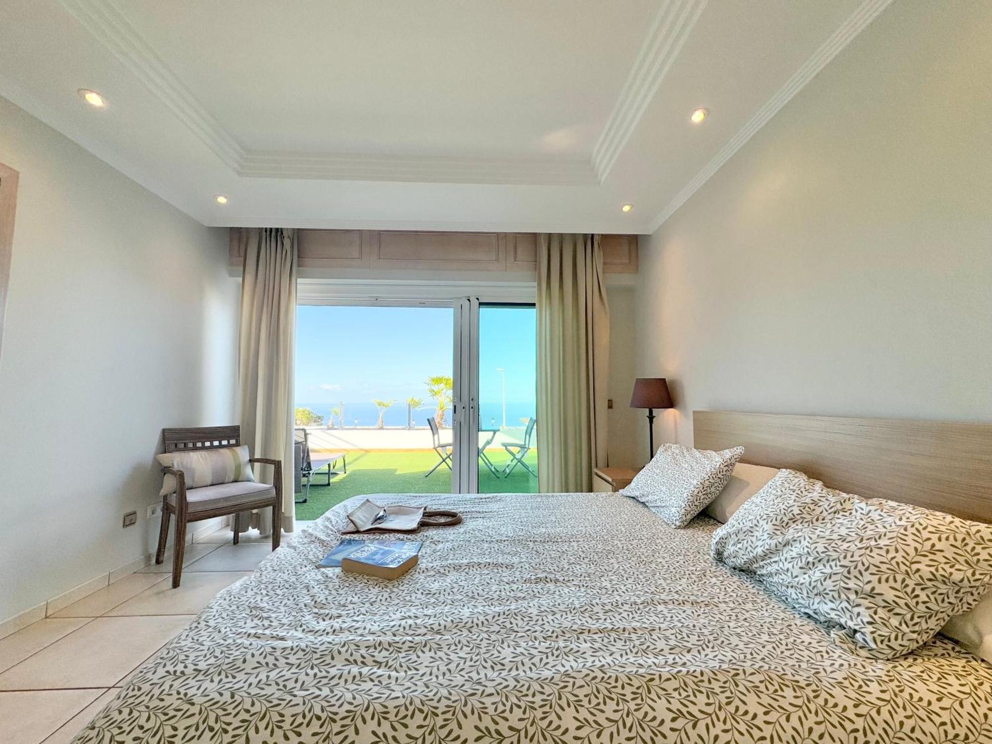 Villa Amorio A Spacious Modern Getaway With A Private Heated Pool & Sea Views Costa Adeje  Ngoại thất bức ảnh